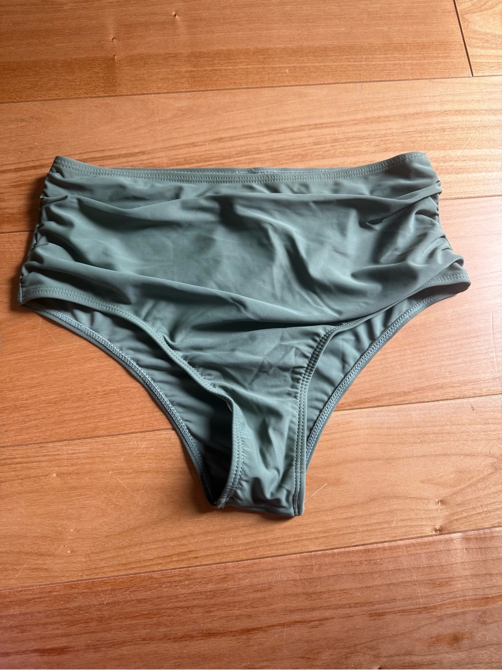 Cupshe Olive Green High-Waist Ruched Bikini Bottom